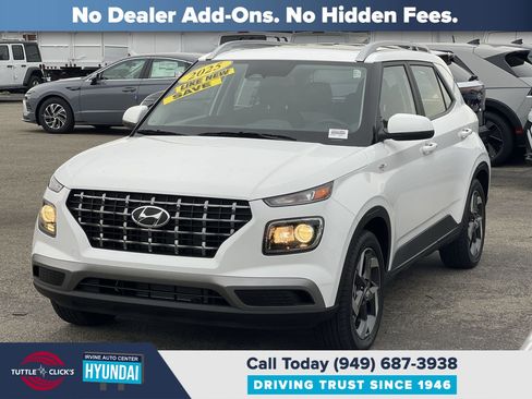 Certified 2025 Hyundai Venue SEL image 3