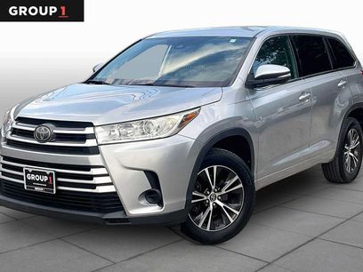 Used 2018 Toyota Highlander LE