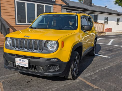 Used 2017 Jeep Renegade Sport w/ Power & Air Group AWD/4WD image 2