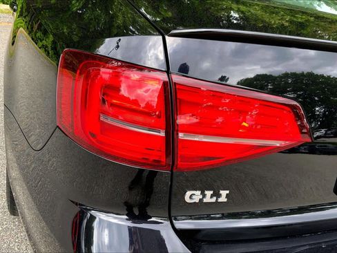 Used 2015 Volkswagen Jetta GLI SE FWD image 28