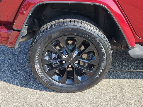 Used 2021 Jeep Wrangler Unlimited Sahara AWD/4WD image 30