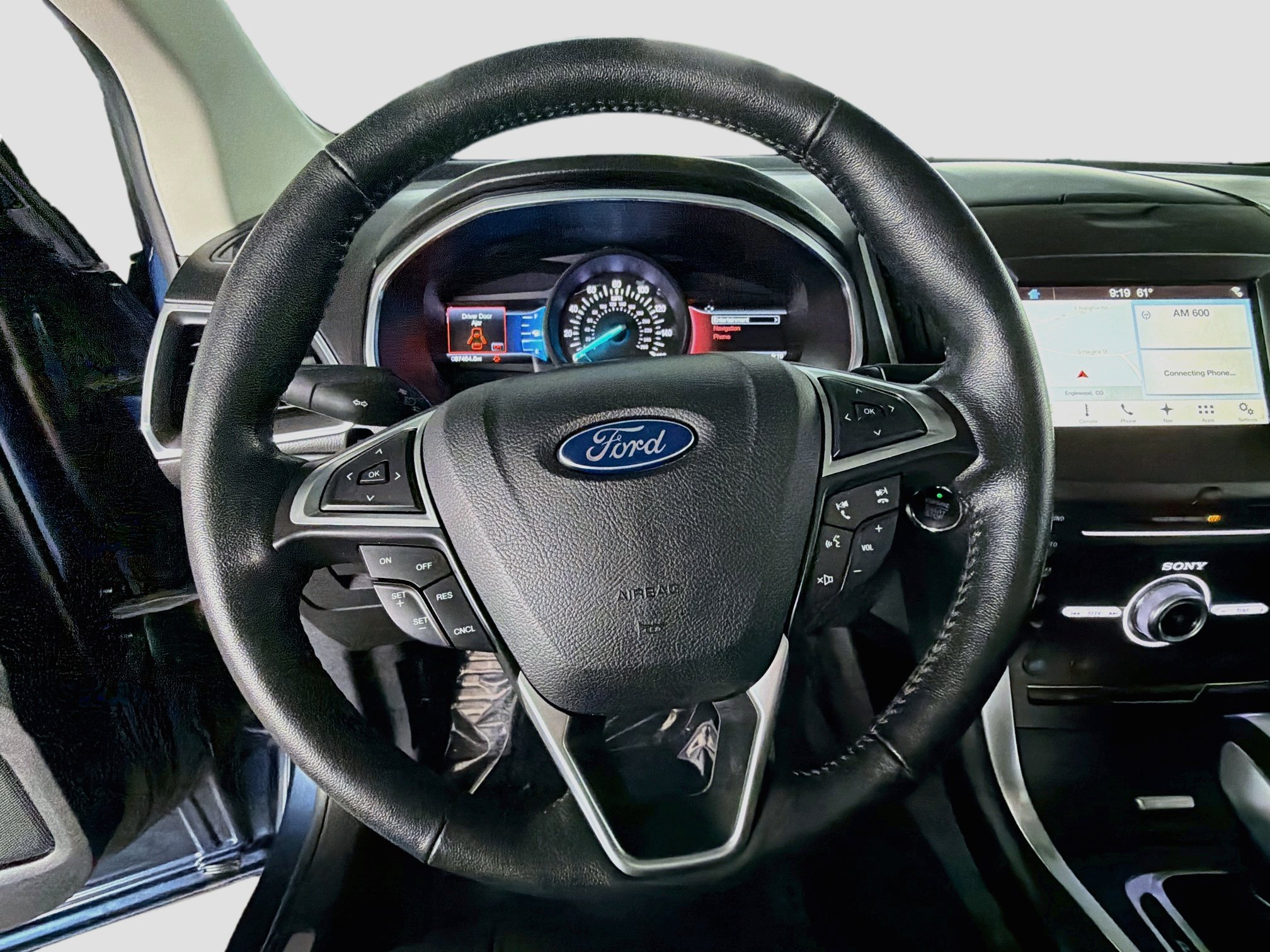 Used 2017 Ford Edge Titanium w/ Equipment Group 301A AWD/4WD image 17