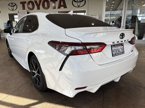 Used 2023 Toyota Camry SE w/ Protection Package (Q2) (TMS) FWD image 8