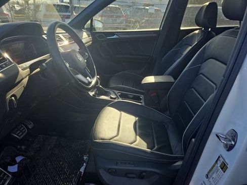 Used 2022 Volkswagen Tiguan SEL R-Line image 10