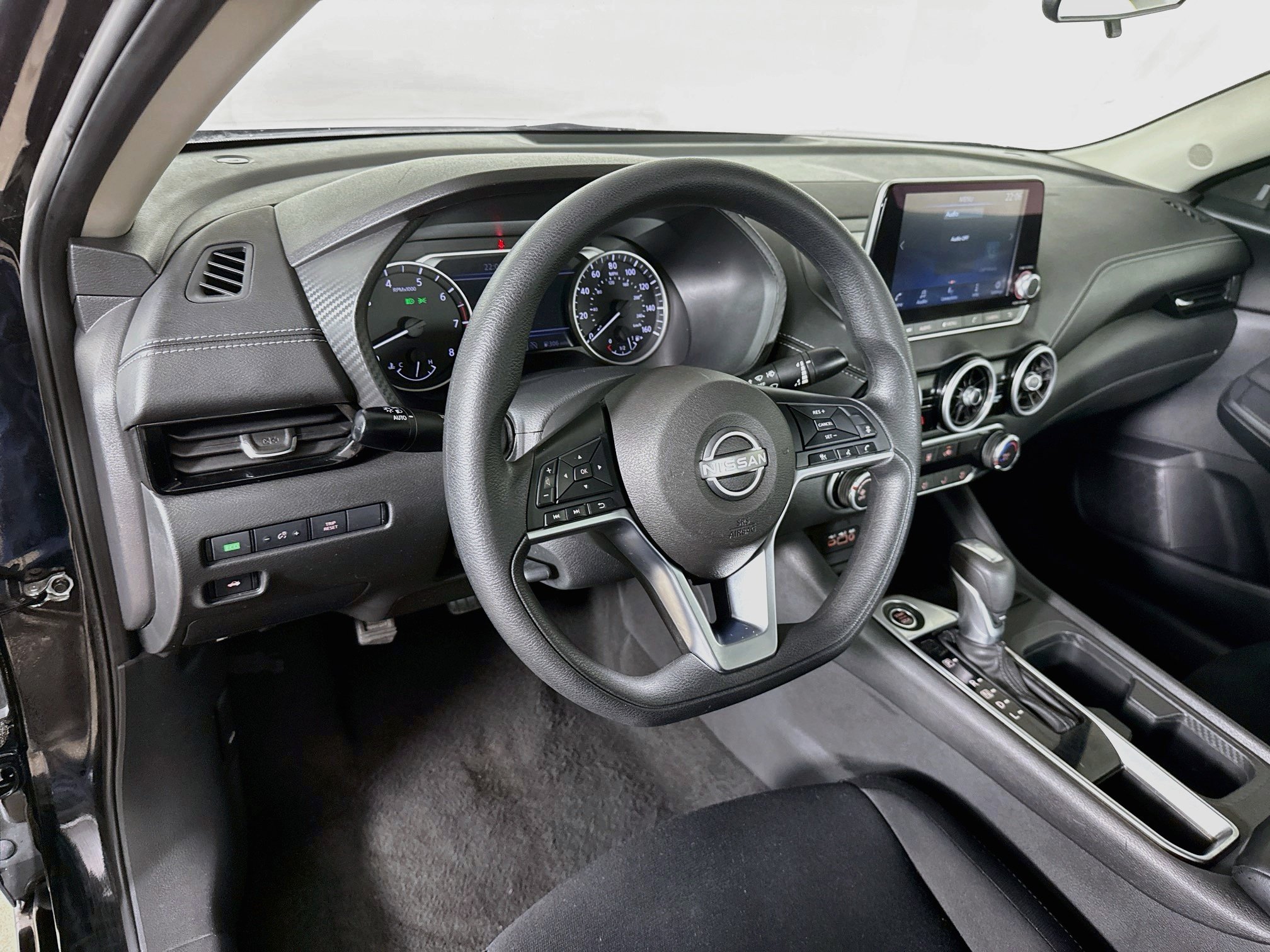 Used 2024 Nissan Sentra SV FWD image 8