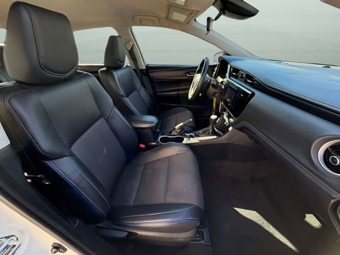 Used 2017 Toyota Corolla SE image 17