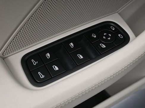 Used 2023 Porsche Panamera Turbo S image 19