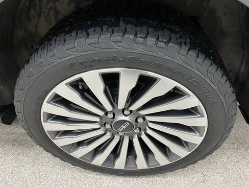 Used 2018 Lincoln Navigator L Reserve AWD/4WD image 16