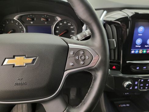 Used 2023 Chevrolet Traverse LT image 6
