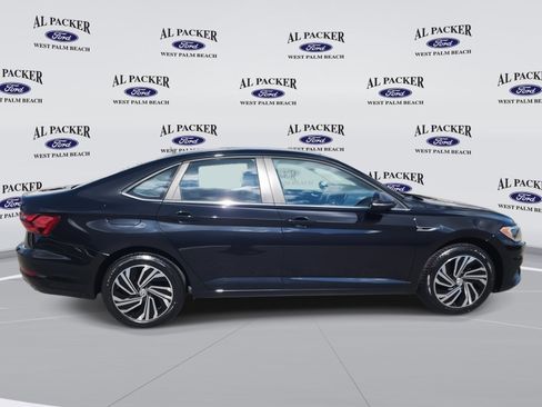 Used 2020 Volkswagen Jetta SEL Premium image 6