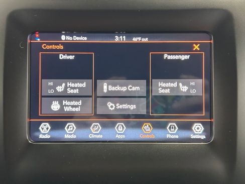 Used 2019 Jeep Cherokee Latitude Plus w/ Cold Weather Group AWD/4WD image 8