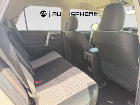 Used 2020 Toyota 4Runner SR5 AWD/4WD image 31