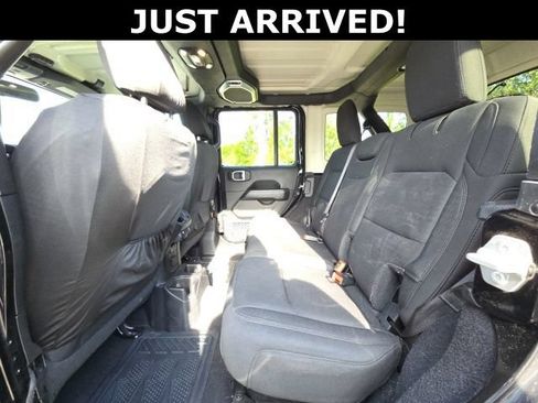 Used 2021 Jeep Wrangler Unlimited Sahara AWD/4WD image 7
