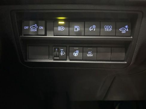 Used 2023 Toyota Tundra Limited w/ Power Package image 8