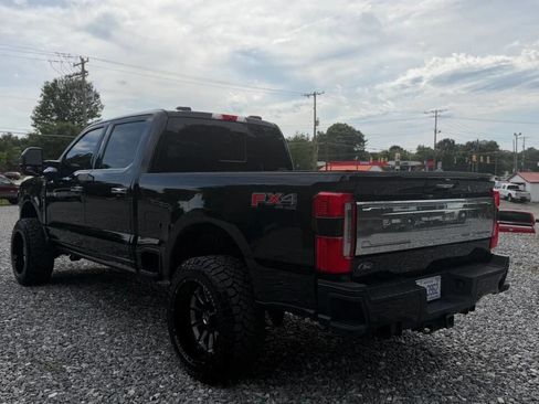 Used 2023 Ford F250 Platinum w/ FX4 Off-Road Package AWD/4WD image 5
