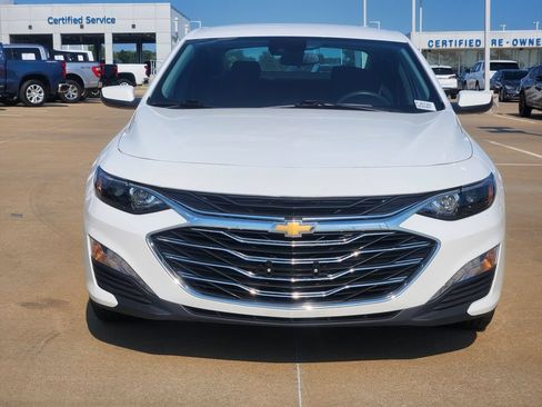 Used 2024 Chevrolet Malibu LT FWD image 2