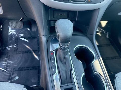 Used 2024 Chevrolet Equinox LS w/ LS Convenience Package FWD image 18