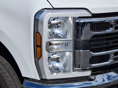 Used 2025 Ford F250 XLT AWD/4WD image 9