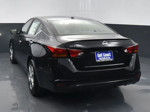 Certified 2025 Nissan Altima 2.5 S image 4