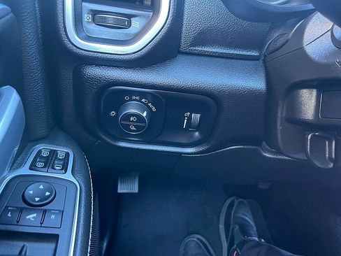 Used 2024 RAM 2500 Big Horn w/ Bed Utility Group image 30