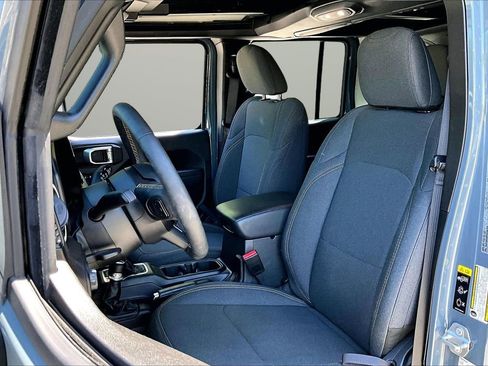 Certified 2024 Jeep Wrangler Willys AWD/4WD image 20