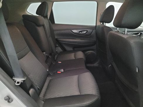 Used 2018 Nissan Rogue SV AWD/4WD image 19