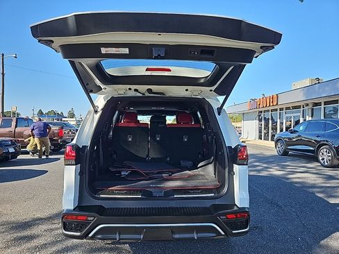 Used 2022 Lexus LX 600 F Sport image 41