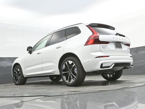 New 2026 Volvo XC60 B5 Plus w/ Protection Package Premier AWD/4WD image 32