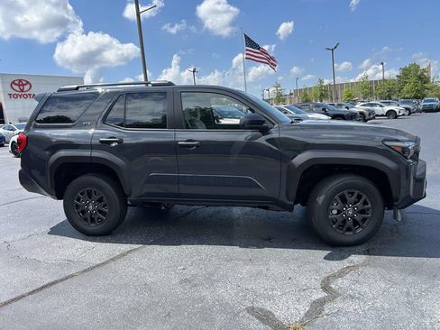 New 2026 Toyota 4Runner SR5 RWD image 2