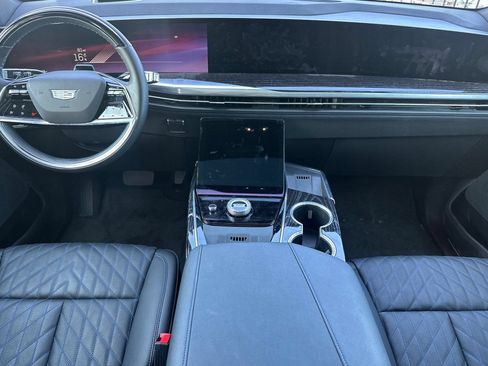 Certified 2026 Cadillac Escalade IQ Sport 1 w/ LPO, Floor Liner Package AWD/4WD image 15