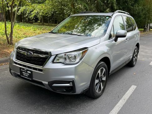 Used 2018 Subaru Forester 2.5i Premium w/ All-Weather Package AWD/4WD image 5