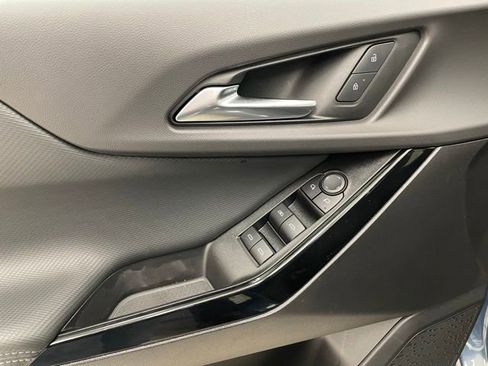 New 2025 Chevrolet Equinox LT image 8