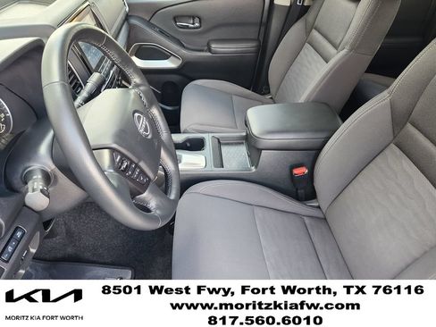 Used 2024 Nissan Frontier SV w/ SV Convenience Package RWD image 12