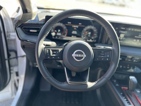 Used 2025 Nissan Kicks SR image 12