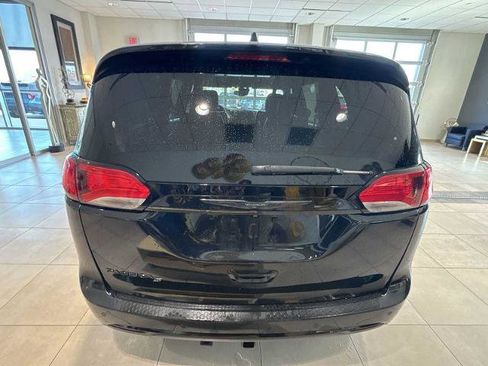 Used 2020 Chrysler Pacifica Touring-L w/ Advanced Safetytec Group image 5