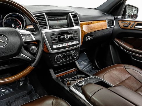 Used 2014 Mercedes-Benz GL 450 4MATIC image 22