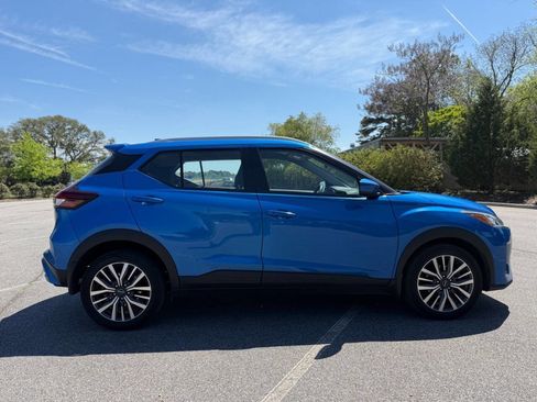 Used 2024 Nissan Kicks SV image 5
