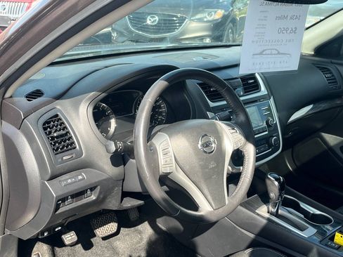 Used 2017 Nissan Altima 2.5 SL w/ Moonroof Package FWD image 11