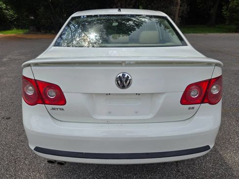 Used 2007 Volkswagen Jetta Wolfsburg Edition FWD image 8
