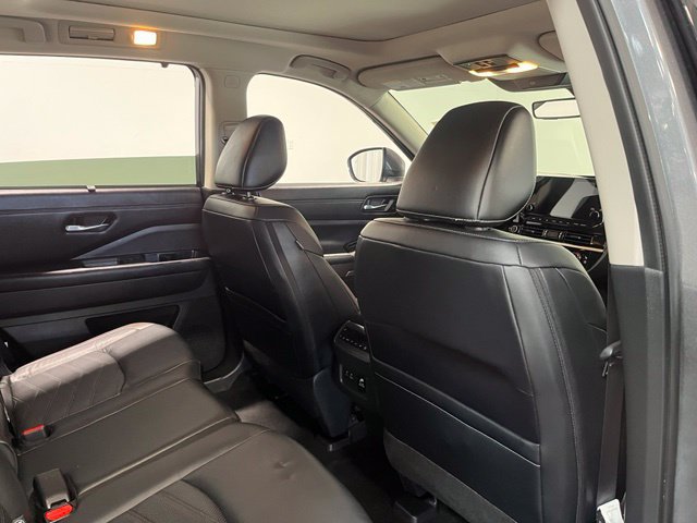 Used 2023 Nissan Pathfinder Platinum w/ Cargo Package FWD image 15
