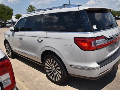 Used 2021 Lincoln Navigator Reserve AWD/4WD image 10