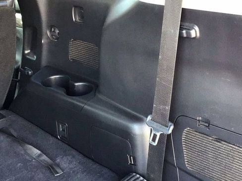 Used 2023 Toyota Highlander Limited image 12