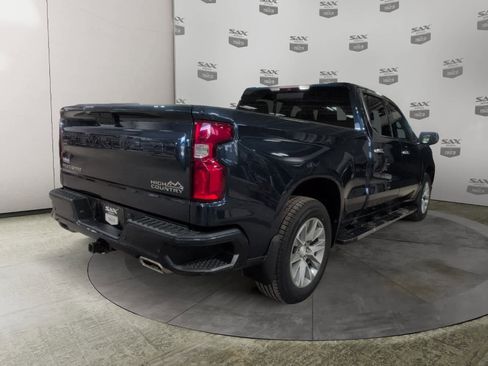 Used 2019 Chevrolet Silverado 1500 High Country w/ Technology Package AWD/4WD image 5