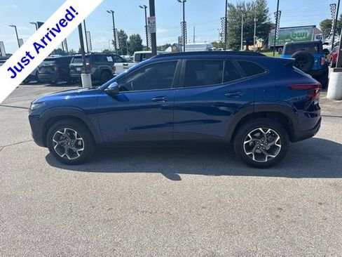Used 2024 Chevrolet Trax LT w/ Driver Confidence Package FWD image 6