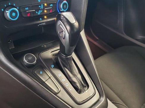 Used 2016 Ford Focus SE w/ SE Winter Package FWD image 24