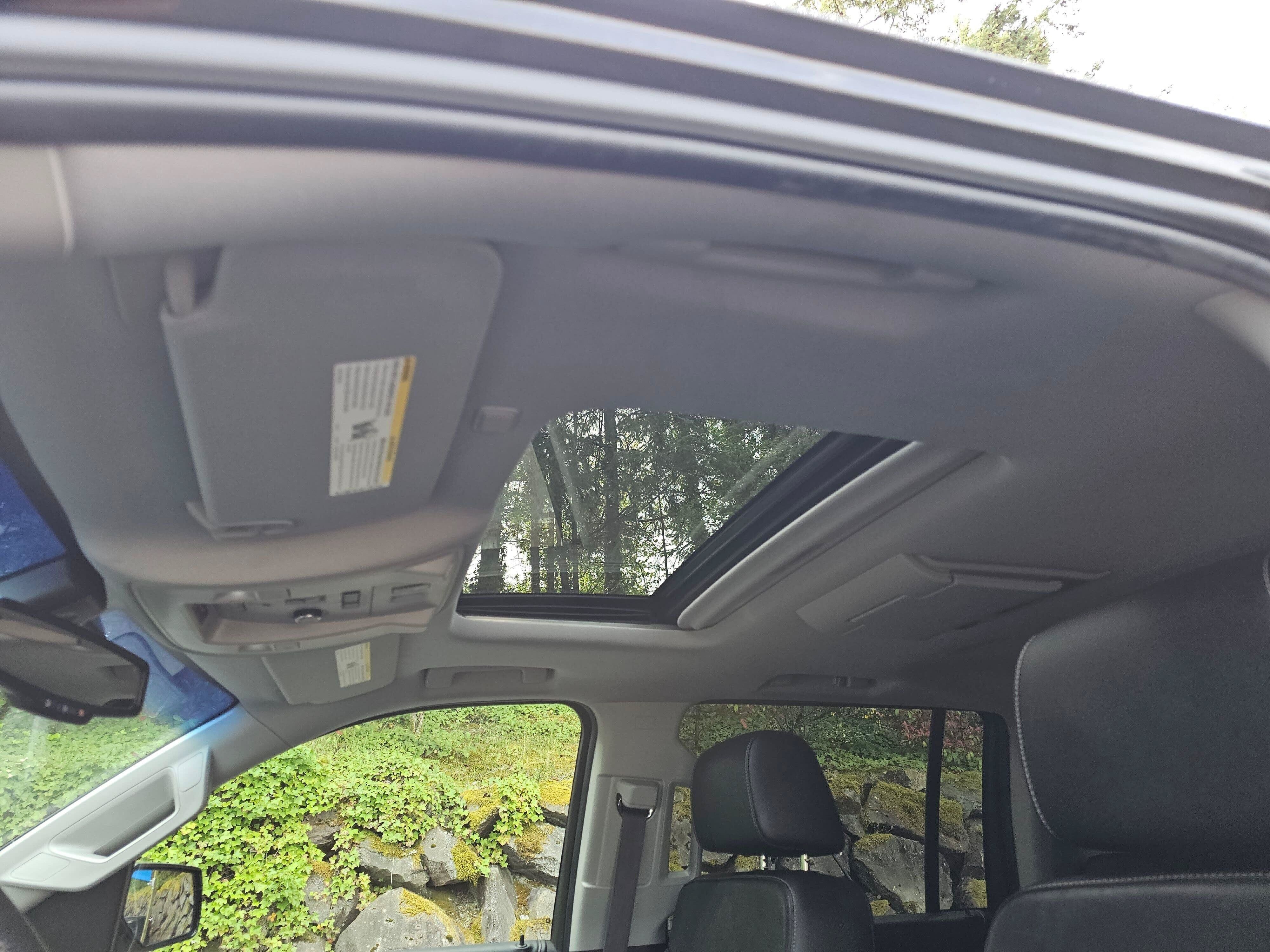 Used 2015 Chevrolet Suburban LT AWD/4WD image 23
