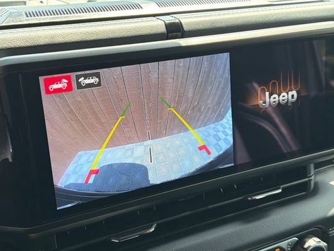 Used 2024 Jeep Wrangler High Altitude image 12