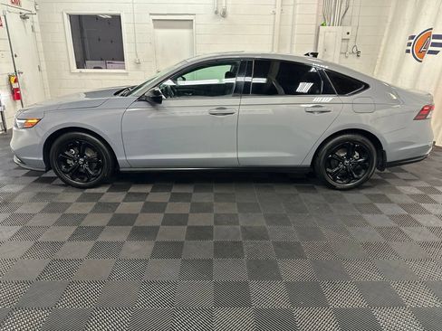 Used 2025 Honda Accord SE image 6
