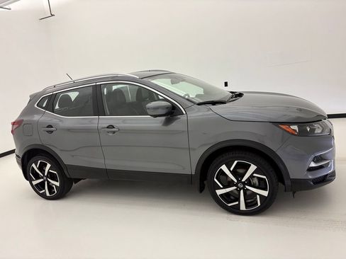 Used 2022 Nissan Rogue Sport SL AWD/4WD image 1