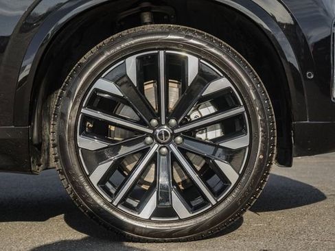 Used 2025 Volvo XC90 B6 Plus image 16